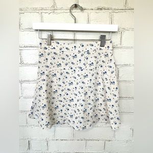 Like new! Altar’d State Floral White and Blue Skort, Size S